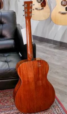 Martin Guitars - 000-18 Spruce Acoustic Guitar 2